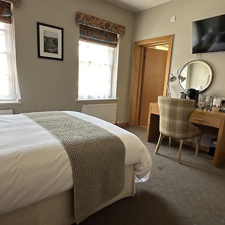 The Mitre Inn Knaresborough Extérieur photo
