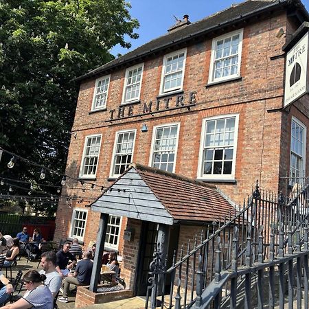 The Mitre Inn Knaresborough Extérieur photo