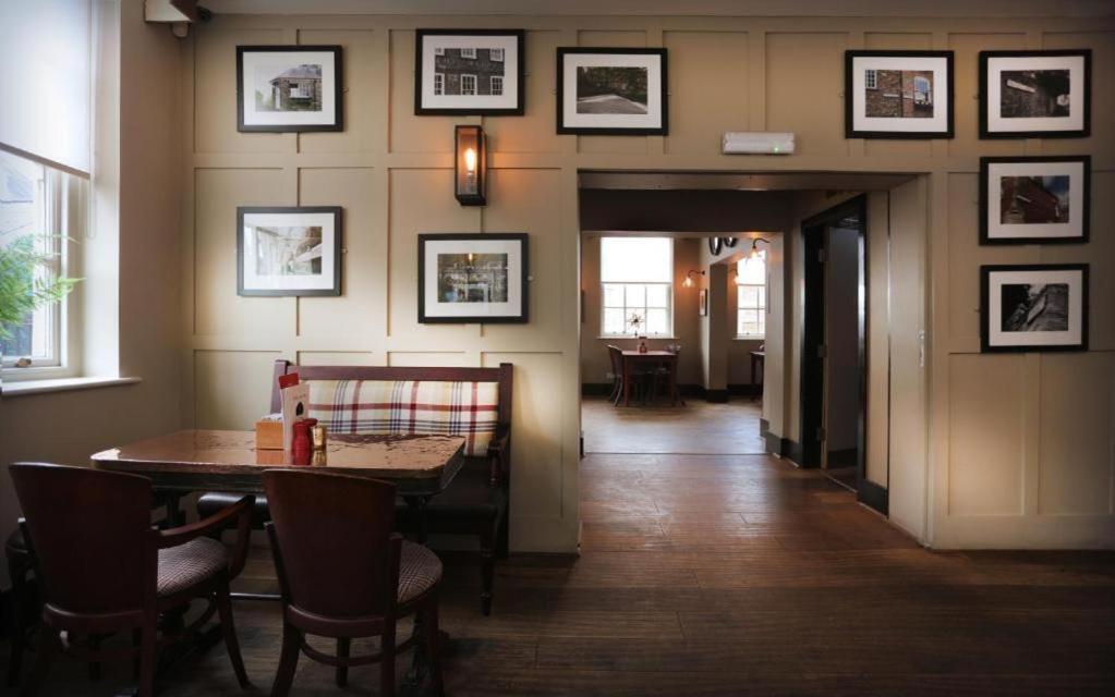 The Mitre Inn Knaresborough Extérieur photo