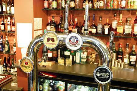 The Mitre Inn Knaresborough Extérieur photo