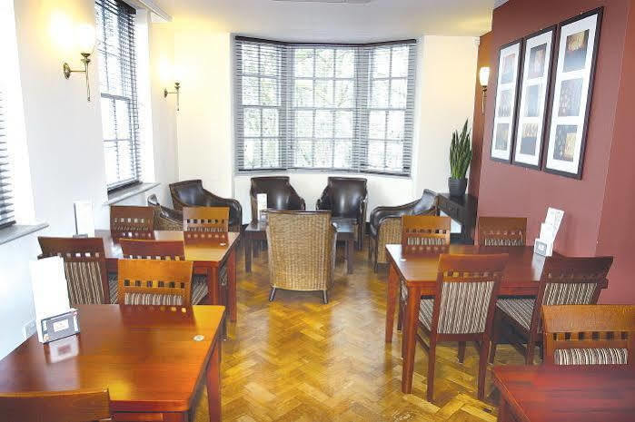 The Mitre Inn Knaresborough Extérieur photo