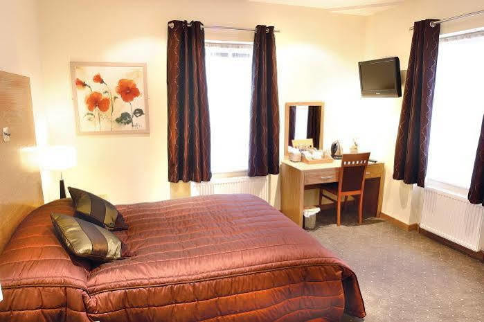 The Mitre Inn Knaresborough Extérieur photo