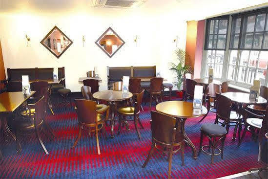 The Mitre Inn Knaresborough Extérieur photo