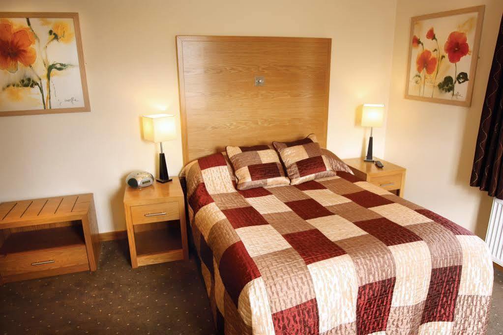 The Mitre Inn Knaresborough Extérieur photo